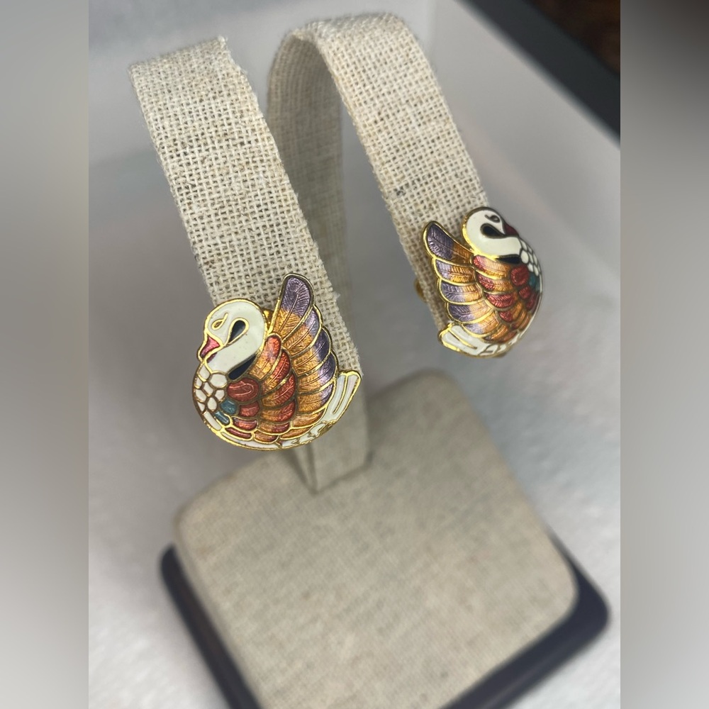 🔥Vintage Hand-Painted Cloisonné "Graceful Swan" Clip-Ons